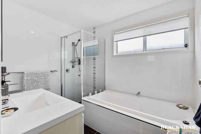 6 Griffiths Run Broulee