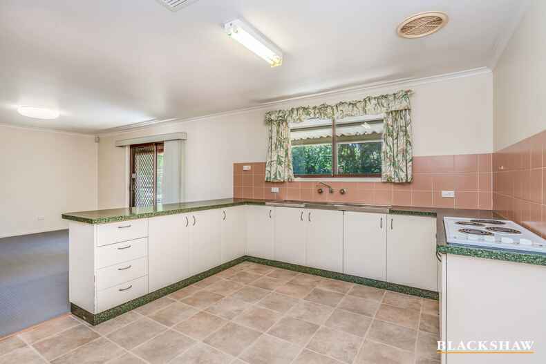 273 Kingsford Smith Drive Spence 273 Kingsford Smith Drive Spence