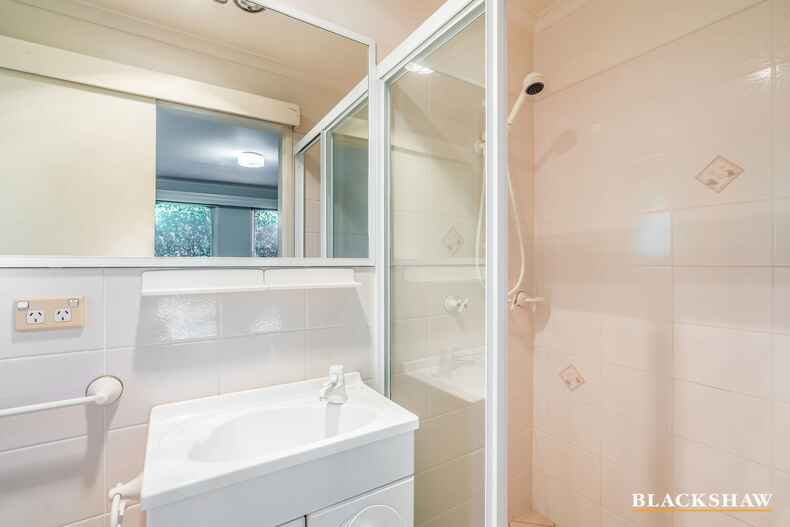 273 Kingsford Smith Drive Spence 273 Kingsford Smith Drive Spence