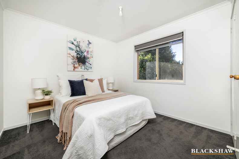 8 Lockhart Place Amaroo