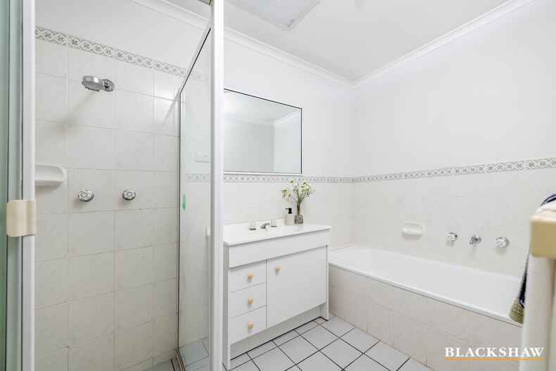 8 Lockhart Place Amaroo