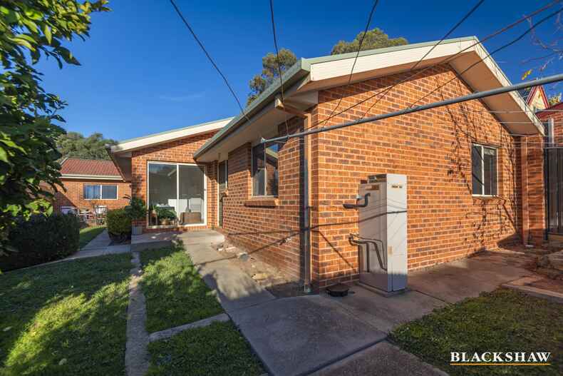 8 Lockhart Place Amaroo