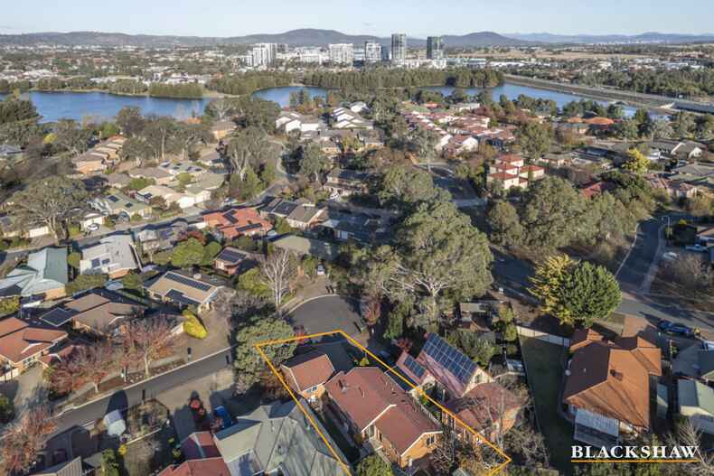 8 Lockhart Place Amaroo