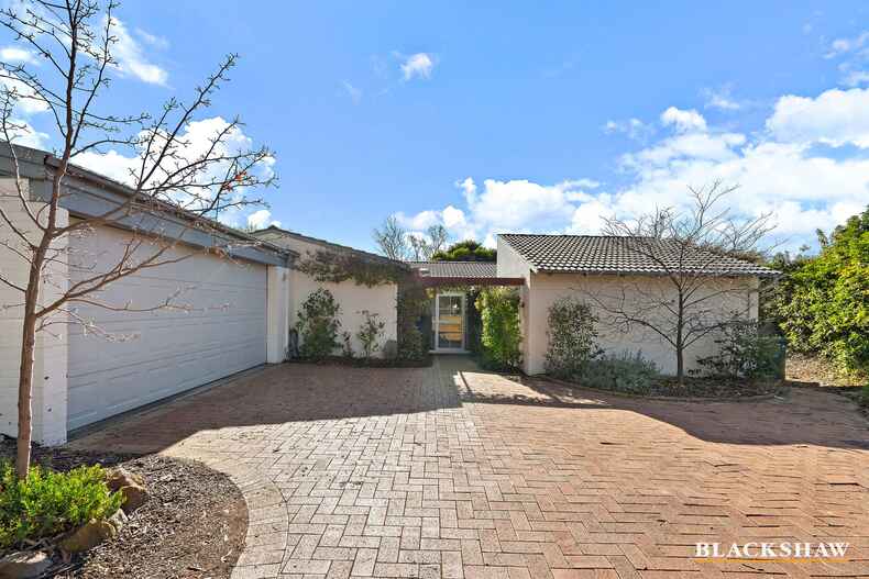 8 Pilbara Place Fisher