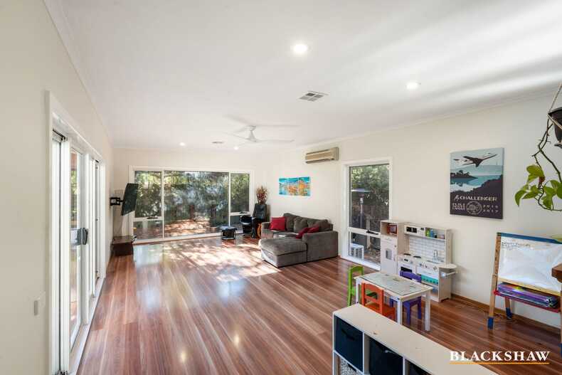 8 Pilbara Place Fisher