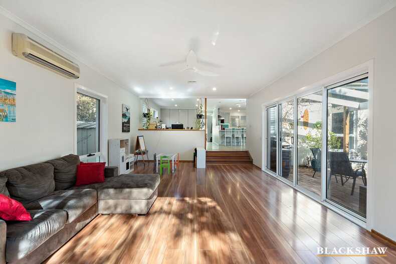 8 Pilbara Place Fisher