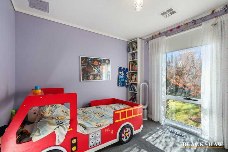 8 Pilbara Place Fisher