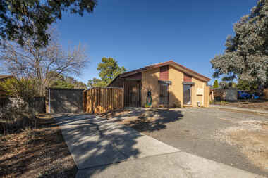 6 Langlands Close Calwell