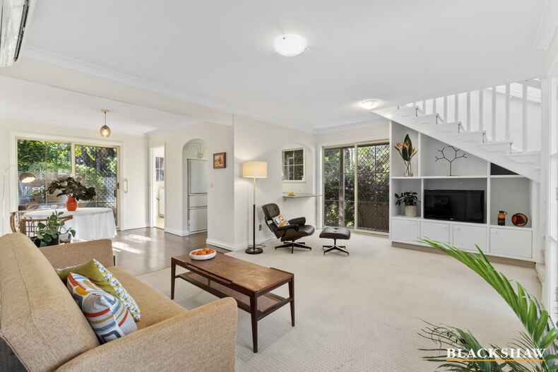 5/2 Lisa Place Sunshine Bay