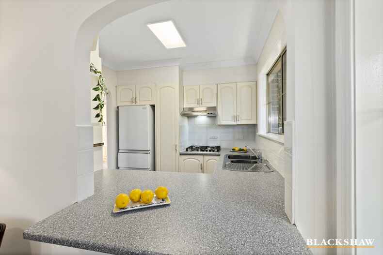 5/2 Lisa Place Sunshine Bay