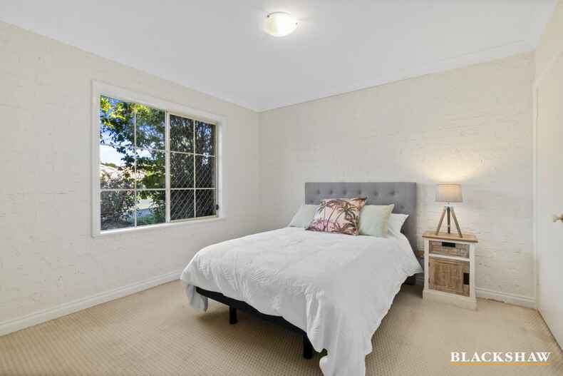 5/2 Lisa Place Sunshine Bay