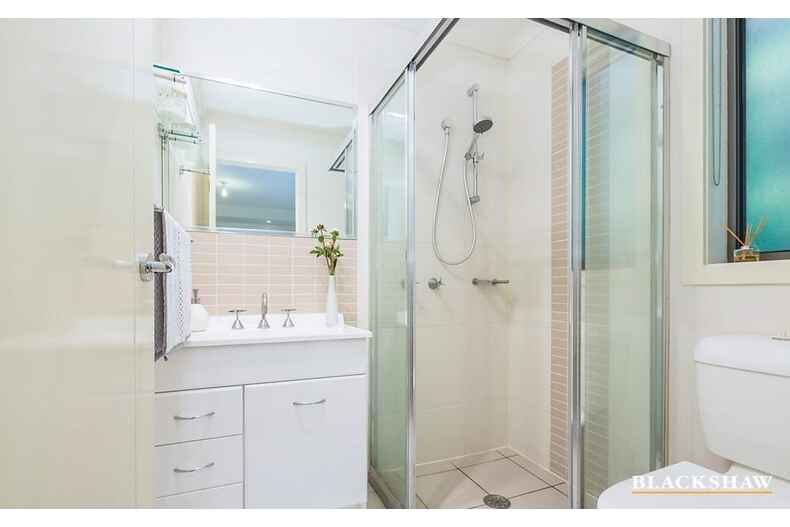 11/12 Redwater Place Amaroo