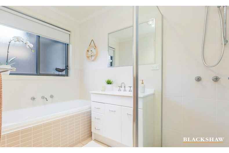 11/12 Redwater Place Amaroo