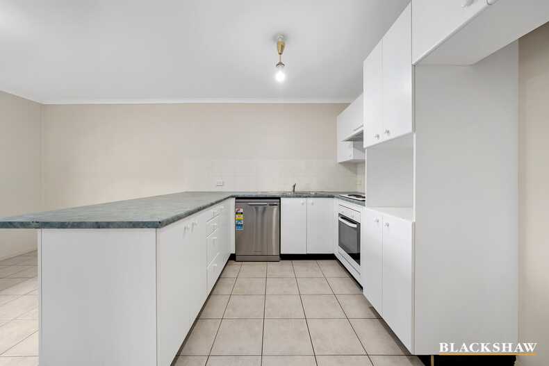 96/15 John Cleland Crescent Florey