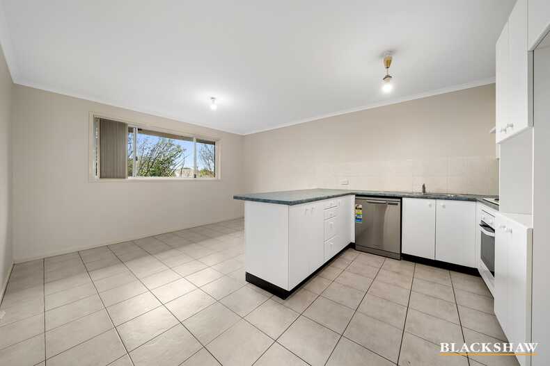 96/15 John Cleland Crescent Florey