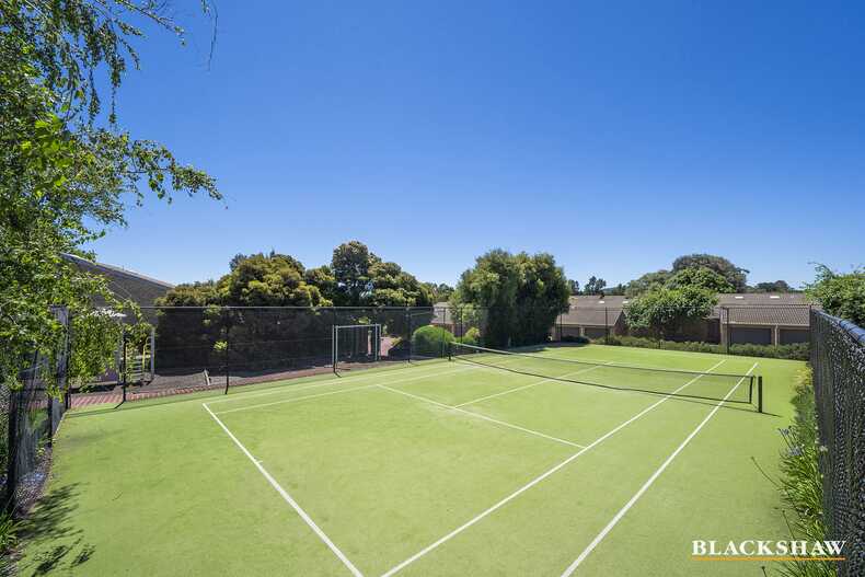 96/15 John Cleland Crescent Florey
