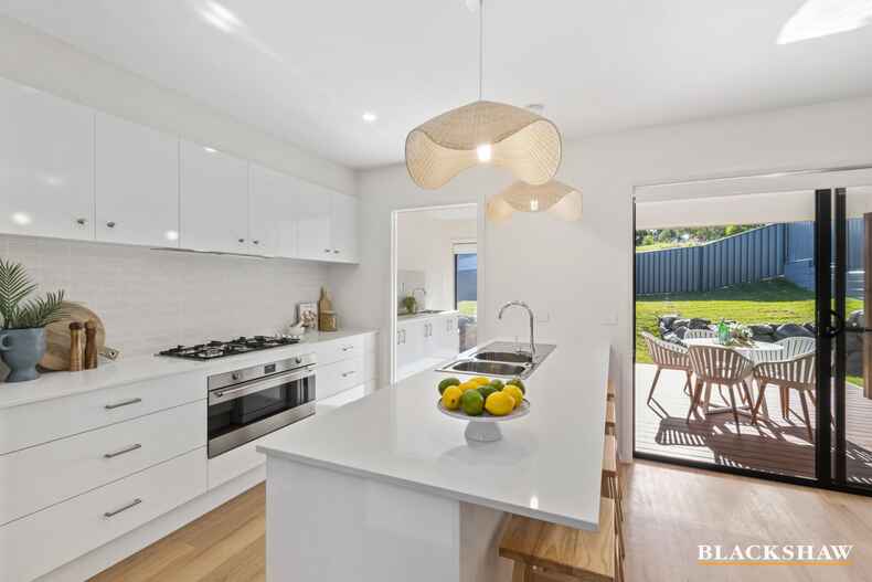 106 Freycinet Drive Sunshine Bay