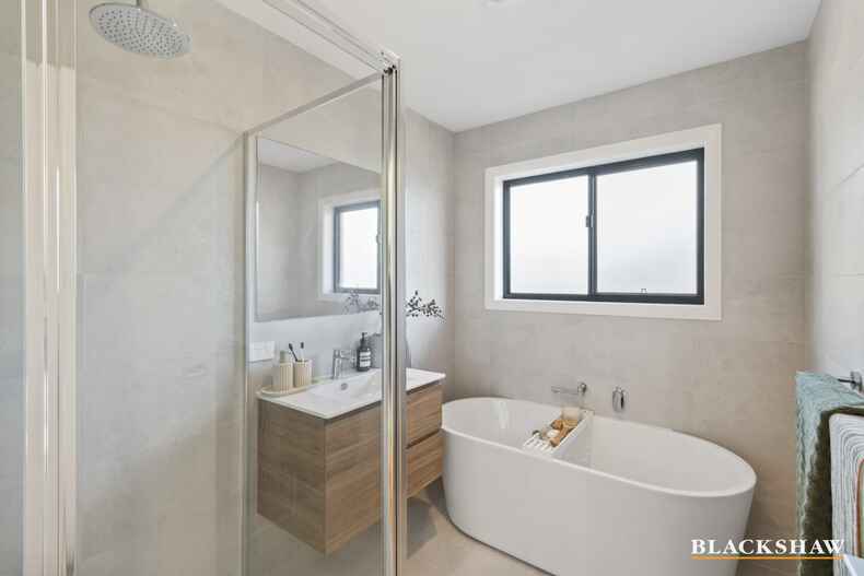 106 Freycinet Drive Sunshine Bay 106 Freycinet Drive Sunshine Bay