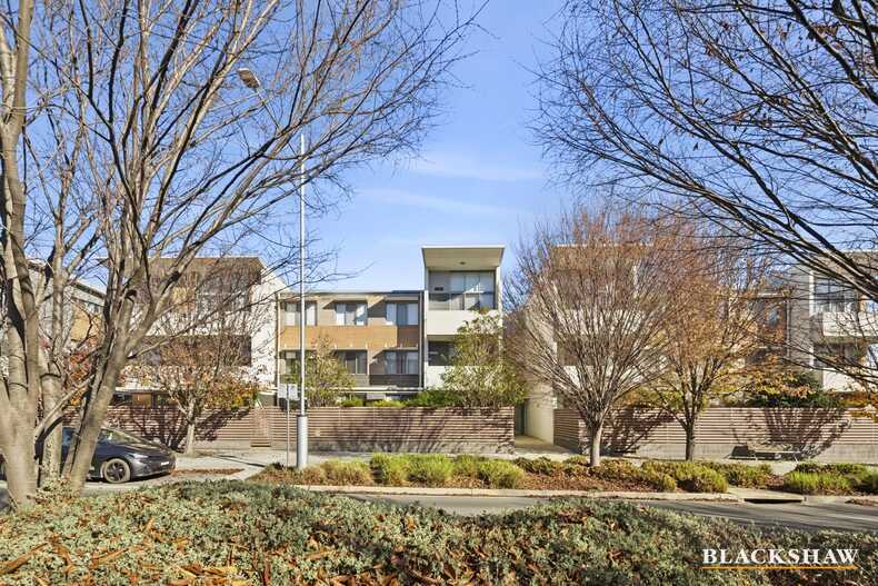 128/116 Easty Street Phillip