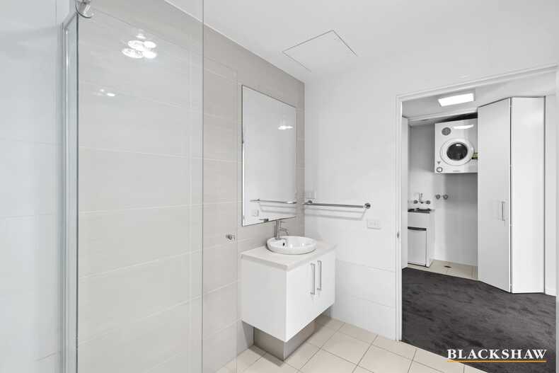 128/116 Easty Street Phillip