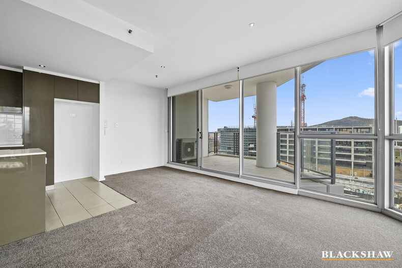 75/3 London Circuit City