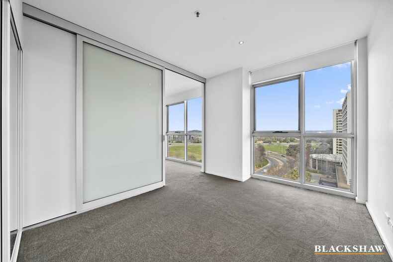 75/3 London Circuit City