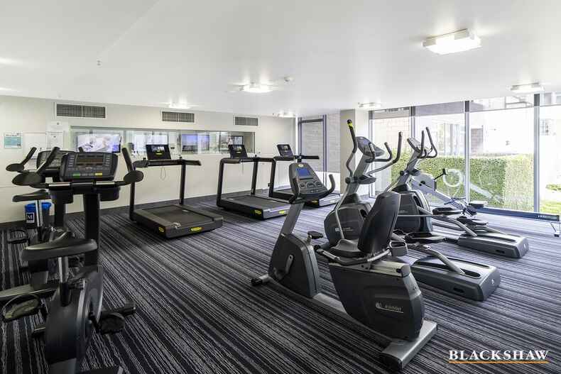 75/3 London Circuit City