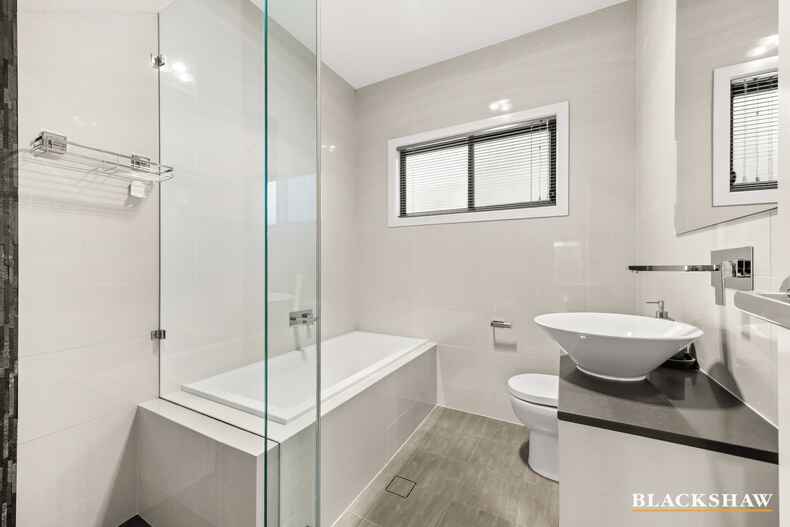 2/27 Ross Road Queanbeyan