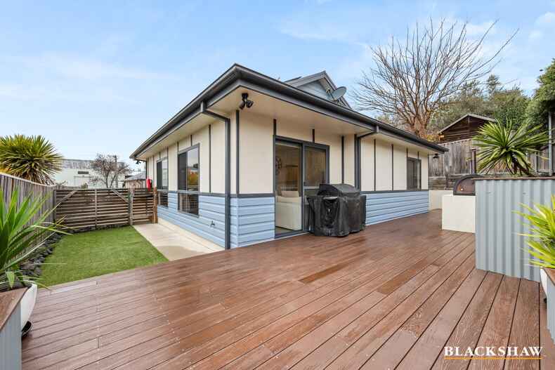 2/27 Ross Road Queanbeyan