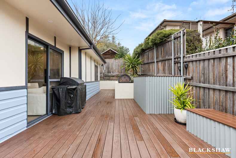 2/27 Ross Road Queanbeyan