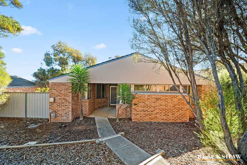4/2 Furlong Road Queanbeyan