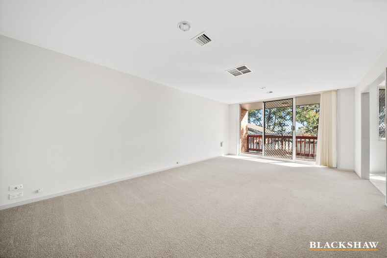 4/2 Furlong Road Queanbeyan
