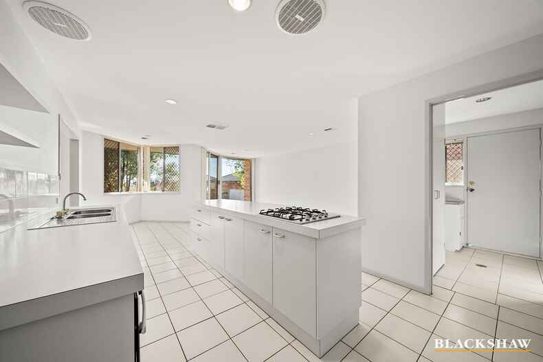 4/2 Furlong Road Queanbeyan