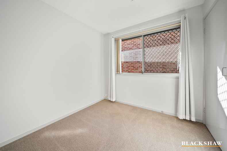 4/2 Furlong Road Queanbeyan