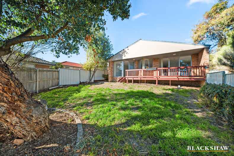 4/2 Furlong Road Queanbeyan