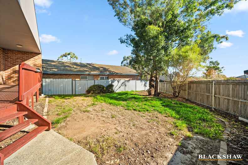 4/2 Furlong Road Queanbeyan