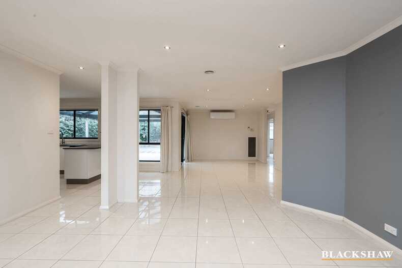 3 Hanrahan Crescent Dunlop