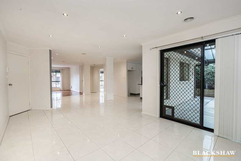 3 Hanrahan Crescent Dunlop