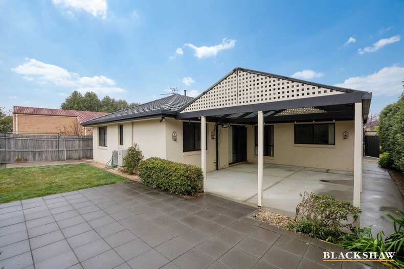 3 Hanrahan Crescent Dunlop