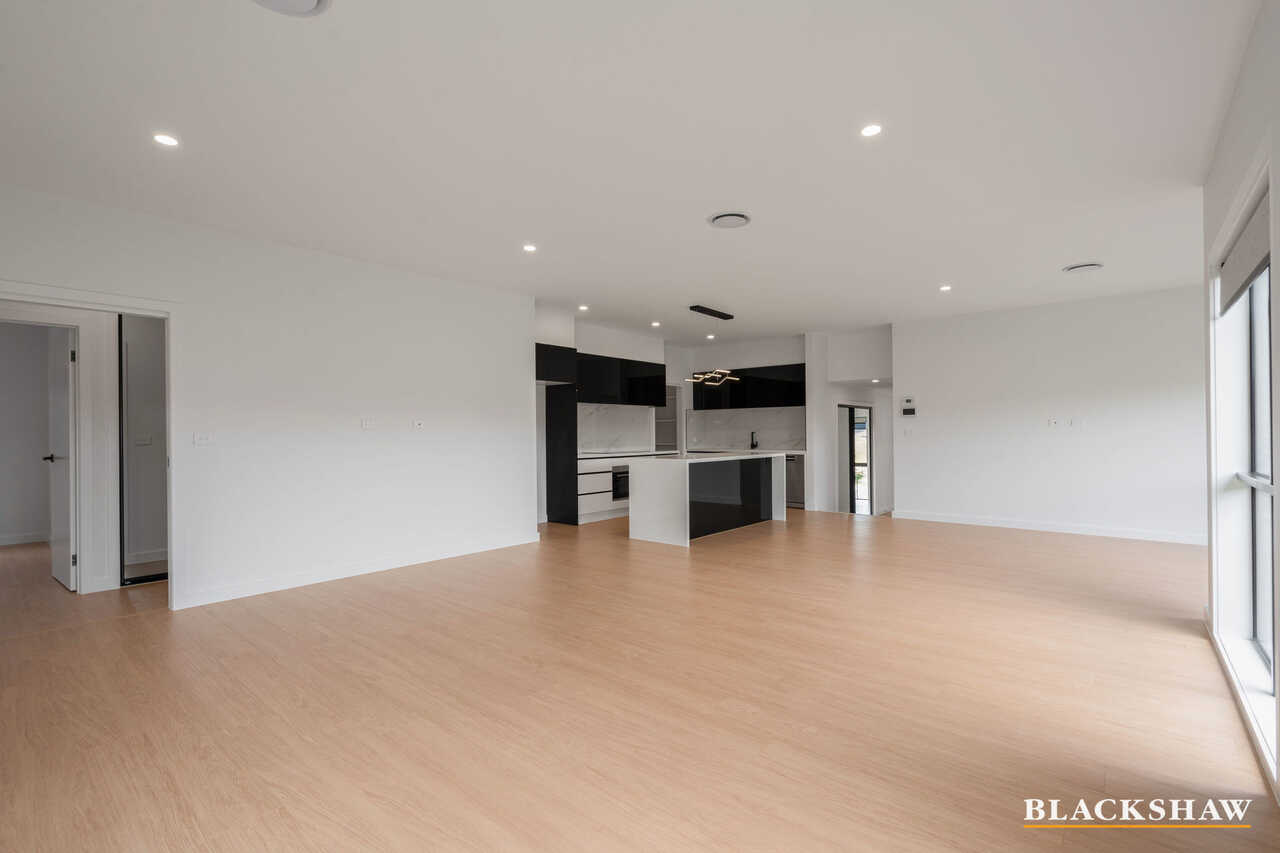13 Axelrad Street Whitlam