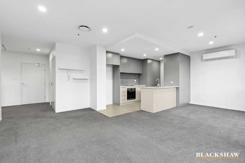 254/7 Irving Street Phillip