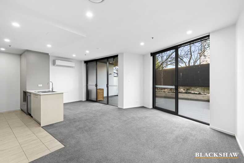 254/7 Irving Street Phillip