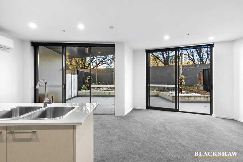254/7 Irving Street Phillip