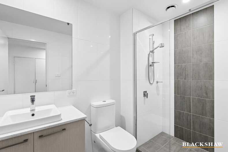 254/7 Irving Street Phillip