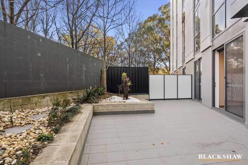 254/7 Irving Street Phillip