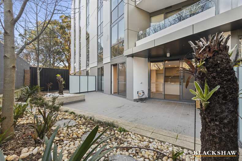 254/7 Irving Street Phillip