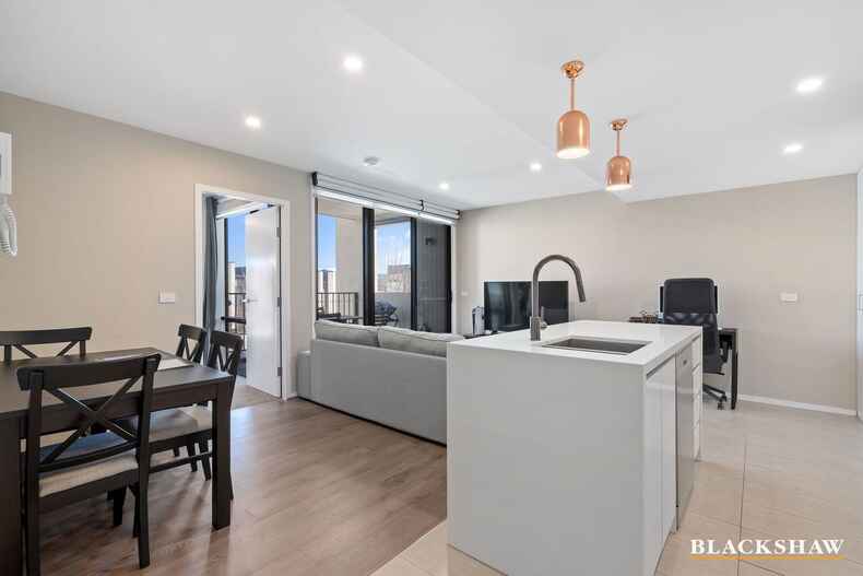 18/566 Cotter Road Wright