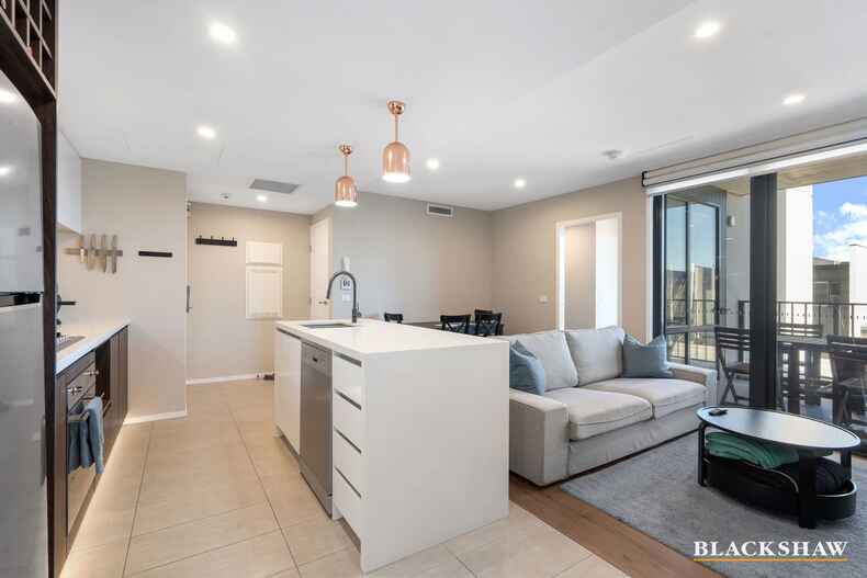 18/566 Cotter Road Wright