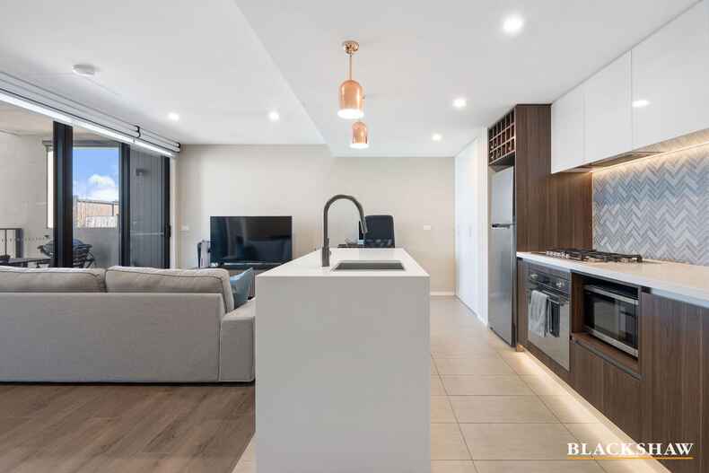 18/566 Cotter Road Wright