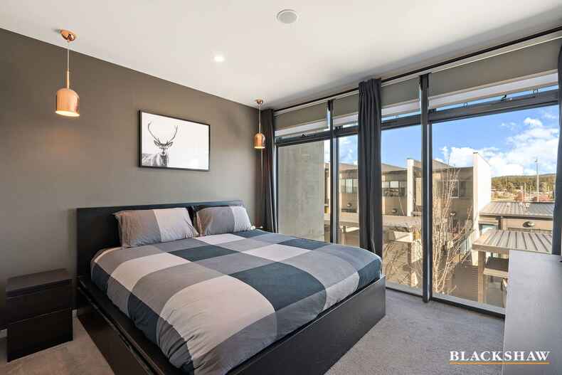 18/566 Cotter Road Wright